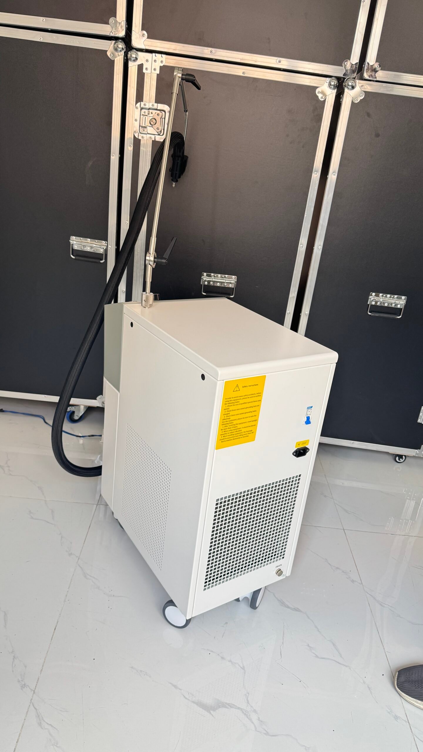 Skin air cooling machine